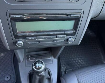 Синий Фольксваген Туран, объемом двигателя 1.6 л и пробегом 252 тыс. км за 8500 $, фото 23 на Automoto.ua