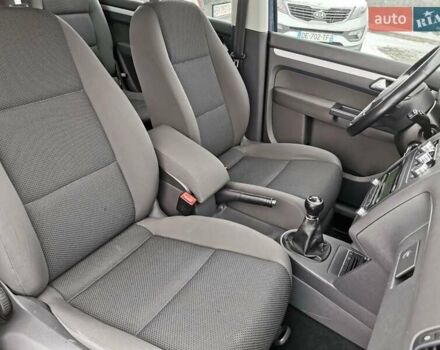 Синий Фольксваген Туран, объемом двигателя 1.6 л и пробегом 252 тыс. км за 8400 $, фото 30 на Automoto.ua