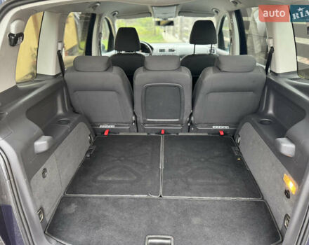 Синій Фольксваген Туран, об'ємом двигуна 1.6 л та пробігом 286 тис. км за 10600 $, фото 12 на Automoto.ua