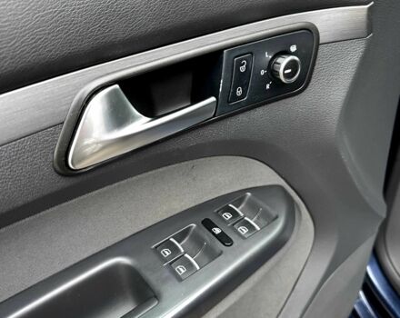 Синий Фольксваген Туран, объемом двигателя 1.6 л и пробегом 267 тыс. км за 9500 $, фото 7 на Automoto.ua