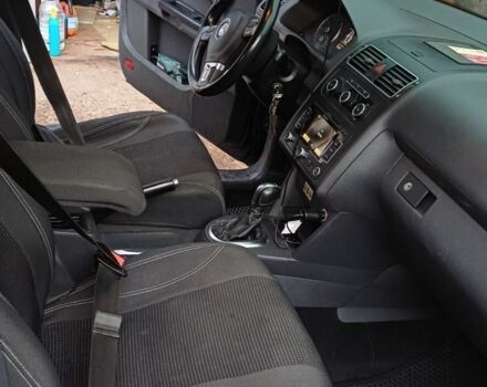 Синій Фольксваген Туран, об'ємом двигуна 1.4 л та пробігом 320 тис. км за 7500 $, фото 7 на Automoto.ua