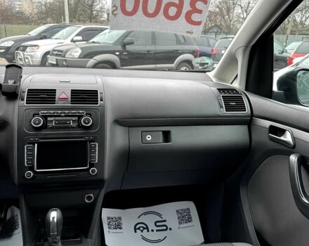 Синий Фольксваген Туран, объемом двигателя 1.6 л и пробегом 267 тыс. км за 9500 $, фото 5 на Automoto.ua