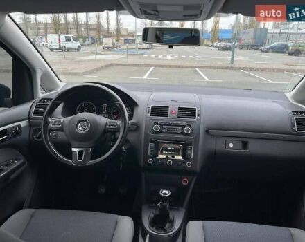 Синій Фольксваген Туран, об'ємом двигуна 1.2 л та пробігом 216 тис. км за 9500 $, фото 16 на Automoto.ua