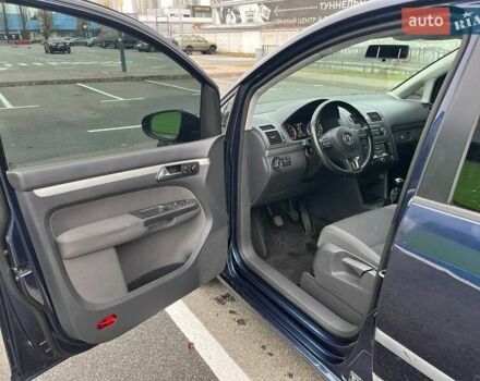 Синій Фольксваген Туран, об'ємом двигуна 1.2 л та пробігом 216 тис. км за 9500 $, фото 9 на Automoto.ua