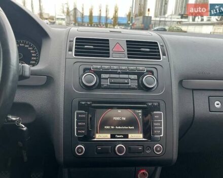 Синій Фольксваген Туран, об'ємом двигуна 1.2 л та пробігом 216 тис. км за 9500 $, фото 18 на Automoto.ua