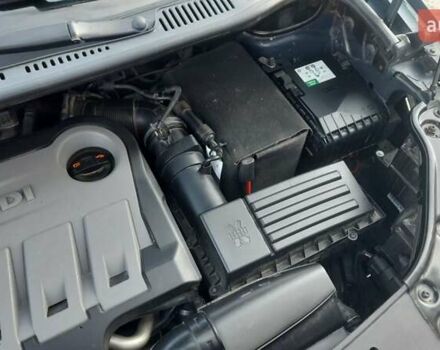 Синий Фольксваген Туран, объемом двигателя 1.97 л и пробегом 338 тыс. км за 10000 $, фото 10 на Automoto.ua