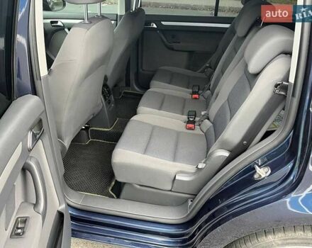 Синій Фольксваген Туран, об'ємом двигуна 1.2 л та пробігом 216 тис. км за 9500 $, фото 12 на Automoto.ua