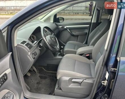 Синій Фольксваген Туран, об'ємом двигуна 1.2 л та пробігом 216 тис. км за 9500 $, фото 8 на Automoto.ua