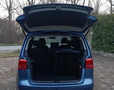 Синий Фольксваген Туран, объемом двигателя 1.2 л и пробегом 160 тыс. км за 7650 $, фото 48 на Automoto.ua