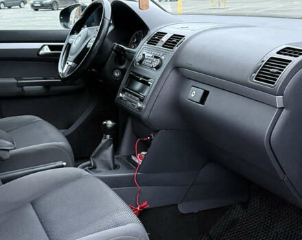 Синій Фольксваген Туран, об'ємом двигуна 1.39 л та пробігом 203 тис. км за 8999 $, фото 18 на Automoto.ua