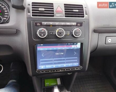 Синий Фольксваген Туран, объемом двигателя 2 л и пробегом 292 тыс. км за 11700 $, фото 15 на Automoto.ua