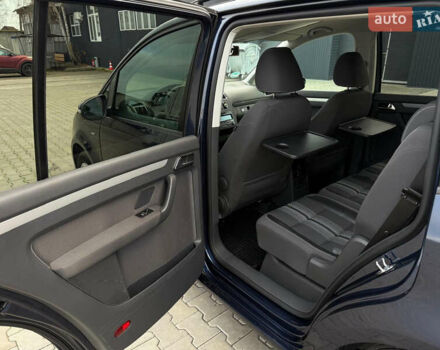 Синий Фольксваген Туран, объемом двигателя 2 л и пробегом 278 тыс. км за 11600 $, фото 16 на Automoto.ua