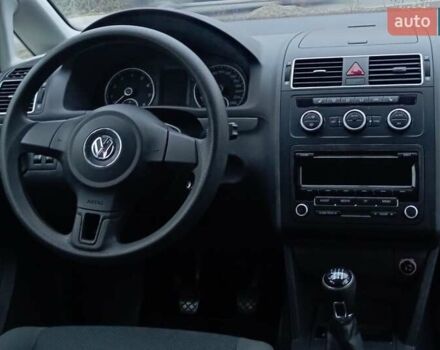 Синий Фольксваген Туран, объемом двигателя 1.2 л и пробегом 160 тыс. км за 7650 $, фото 24 на Automoto.ua