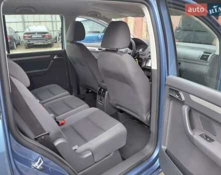 Синій Фольксваген Туран, об'ємом двигуна 1.6 л та пробігом 302 тис. км за 10300 $, фото 2 на Automoto.ua