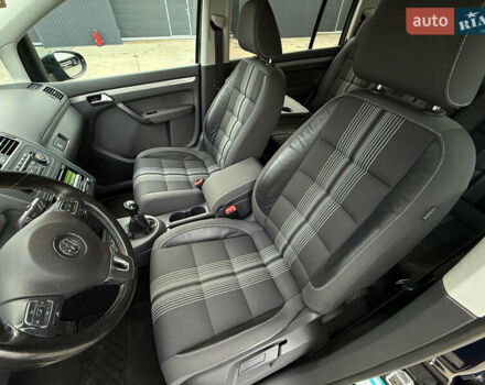 Синий Фольксваген Туран, объемом двигателя 2 л и пробегом 278 тыс. км за 11600 $, фото 21 на Automoto.ua