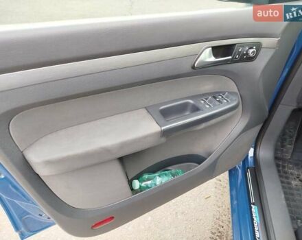 Синий Фольксваген Туран, объемом двигателя 2 л и пробегом 292 тыс. км за 11700 $, фото 12 на Automoto.ua