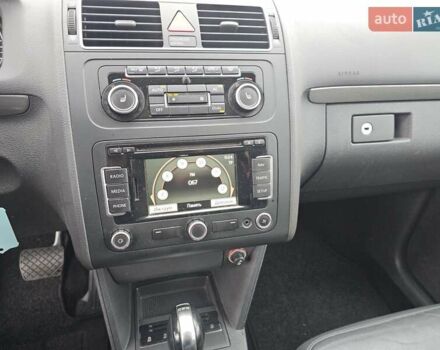 Синий Фольксваген Туран, объемом двигателя 1.6 л и пробегом 252 тыс. км за 11850 $, фото 21 на Automoto.ua