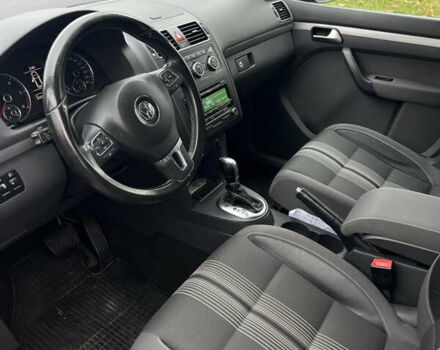 Синій Фольксваген Туран, об'ємом двигуна 1.6 л та пробігом 233 тис. км за 12100 $, фото 4 на Automoto.ua