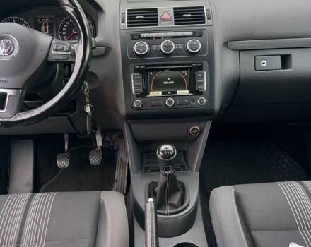 Синий Фольксваген Туран, объемом двигателя 1.97 л и пробегом 266 тыс. км за 12700 $, фото 16 на Automoto.ua