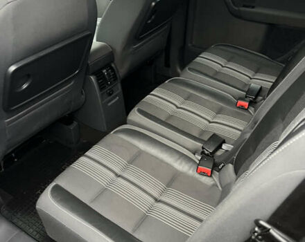 Синій Фольксваген Туран, об'ємом двигуна 1.6 л та пробігом 233 тис. км за 12100 $, фото 5 на Automoto.ua