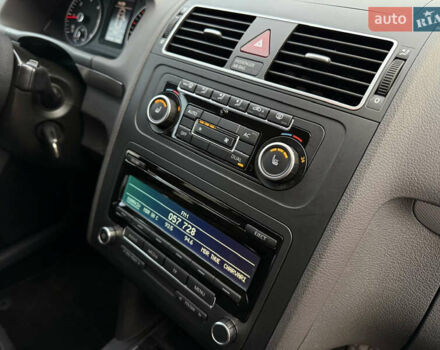 Синий Фольксваген Туран, объемом двигателя 2 л и пробегом 278 тыс. км за 11600 $, фото 12 на Automoto.ua