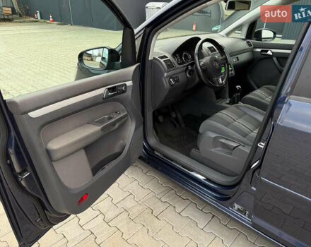 Синий Фольксваген Туран, объемом двигателя 2 л и пробегом 278 тыс. км за 11600 $, фото 18 на Automoto.ua