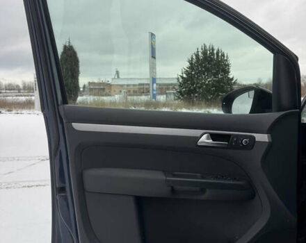 Синий Фольксваген Туран, объемом двигателя 2 л и пробегом 248 тыс. км за 12700 $, фото 16 на Automoto.ua