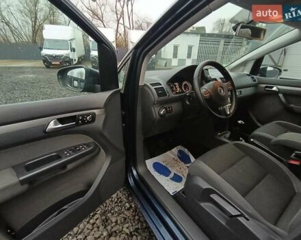 Синий Фольксваген Туран, объемом двигателя 2 л и пробегом 289 тыс. км за 11999 $, фото 14 на Automoto.ua