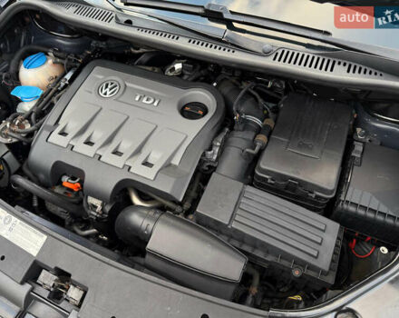 Синий Фольксваген Туран, объемом двигателя 2 л и пробегом 278 тыс. км за 11600 $, фото 31 на Automoto.ua