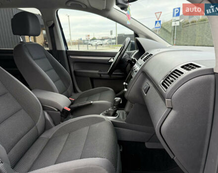 Синій Фольксваген Туран, об'ємом двигуна 1.4 л та пробігом 199 тис. км за 11500 $, фото 24 на Automoto.ua