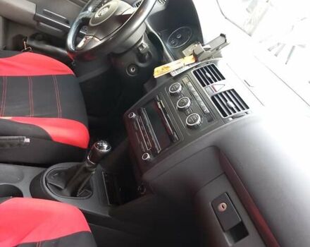 Синий Фольксваген Туран, объемом двигателя 1.6 л и пробегом 279 тыс. км за 9850 $, фото 6 на Automoto.ua