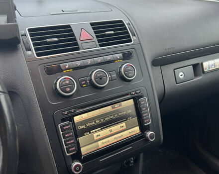 Синій Фольксваген Туран, об'ємом двигуна 1.97 л та пробігом 280 тис. км за 12200 $, фото 12 на Automoto.ua