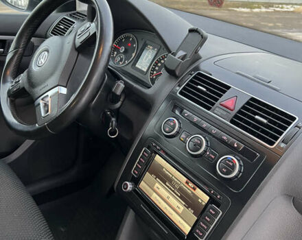 Синій Фольксваген Туран, об'ємом двигуна 1.97 л та пробігом 280 тис. км за 12400 $, фото 14 на Automoto.ua
