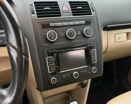 Синий Фольксваген Туран, объемом двигателя 1.6 л и пробегом 200 тыс. км за 11200 $, фото 8 на Automoto.ua