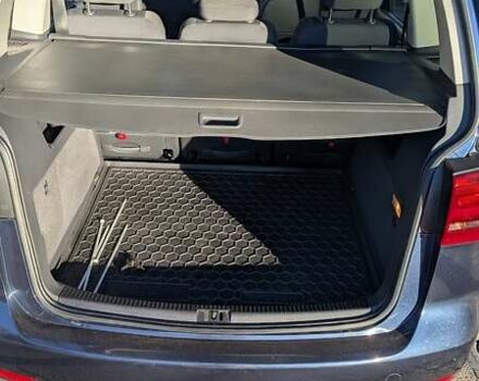 Синий Фольксваген Туран, объемом двигателя 1.6 л и пробегом 225 тыс. км за 11500 $, фото 18 на Automoto.ua