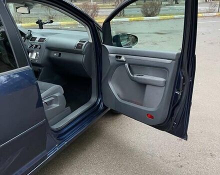 Синій Фольксваген Туран, об'ємом двигуна 1.6 л та пробігом 321 тис. км за 12900 $, фото 4 на Automoto.ua