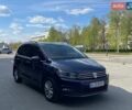 Синий Фольксваген Туран, объемом двигателя 2 л и пробегом 220 тыс. км за 18000 $, фото 1 на Automoto.ua