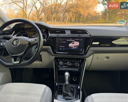 Синій Фольксваген Туран, об'ємом двигуна 1.97 л та пробігом 228 тис. км за 18500 $, фото 25 на Automoto.ua