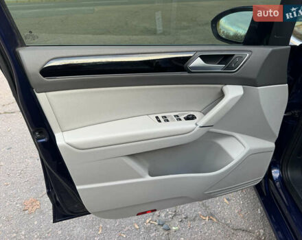 Синій Фольксваген Туран, об'ємом двигуна 1.97 л та пробігом 228 тис. км за 18500 $, фото 16 на Automoto.ua