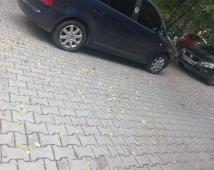 Фольксваген Туран 2005 в Сумах на Automoto.ua Синий Фольксваген Туран, объемом двигателя 1 л и пробегом 250 тыс. км за 6299 $, фото 4 на Automoto.ua