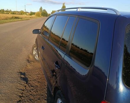 Синий Фольксваген Туран, объемом двигателя 1.9 л и пробегом 361 тыс. км за 3500 $, фото 1 на Automoto.ua