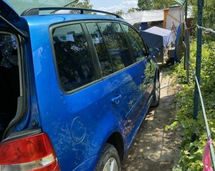 Синий Фольксваген Туран, объемом двигателя 1.6 л и пробегом 270 тыс. км за 5400 $, фото 4 на Automoto.ua