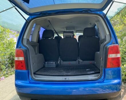 Синий Фольксваген Туран, объемом двигателя 1.6 л и пробегом 270 тыс. км за 5400 $, фото 5 на Automoto.ua