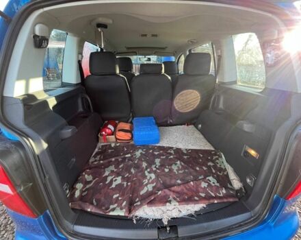 Синий Фольксваген Туран, объемом двигателя 2 л и пробегом 276 тыс. км за 5500 $, фото 5 на Automoto.ua