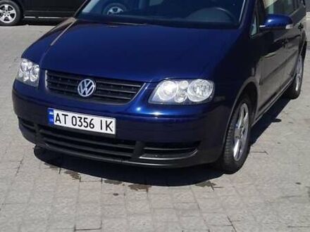 Синий Фольксваген Туран, объемом двигателя 1.6 л и пробегом 292 тыс. км за 5600 $, фото 1 на Automoto.ua