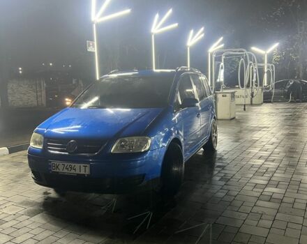 Синій Фольксваген Туран, об'ємом двигуна 1.6 л та пробігом 277 тис. км за 4700 $, фото 1 на Automoto.ua
