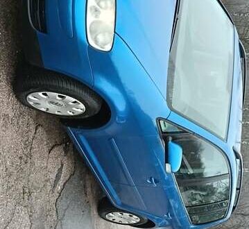 Синий Фольксваген Туран, объемом двигателя 1.6 л и пробегом 241 тыс. км за 6000 $, фото 1 на Automoto.ua