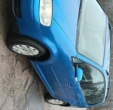 Синій Фольксваген Туран, об'ємом двигуна 1.6 л та пробігом 241 тис. км за 6000 $, фото 1 на Automoto.ua