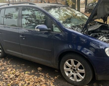 Синий Фольксваген Туран, объемом двигателя 2 л и пробегом 500 тыс. км за 3000 $, фото 1 на Automoto.ua