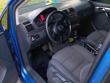 Фольксваген Туран 2005 в Мукачеве на Automoto.ua Синий Фольксваген Туран, объемом двигателя 2 л и пробегом 425 тыс. км за 5300 $, фото 1 на Automoto.ua